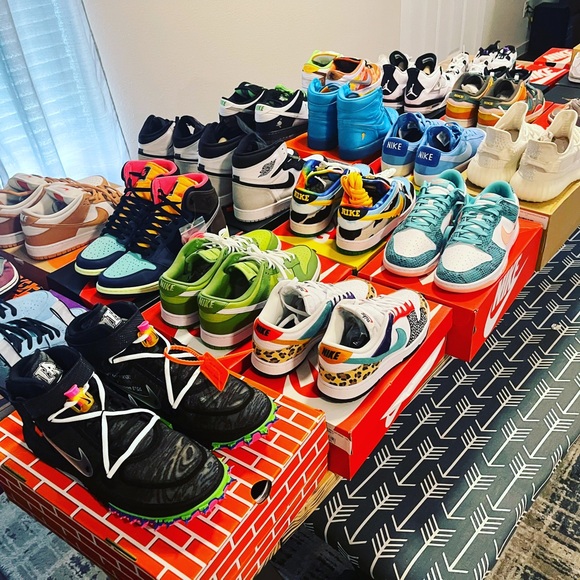 Brand new never worn dead stock pair of Ben and Jerry Nike SB chunky Dunkys sz10 - Picture 2 of 2